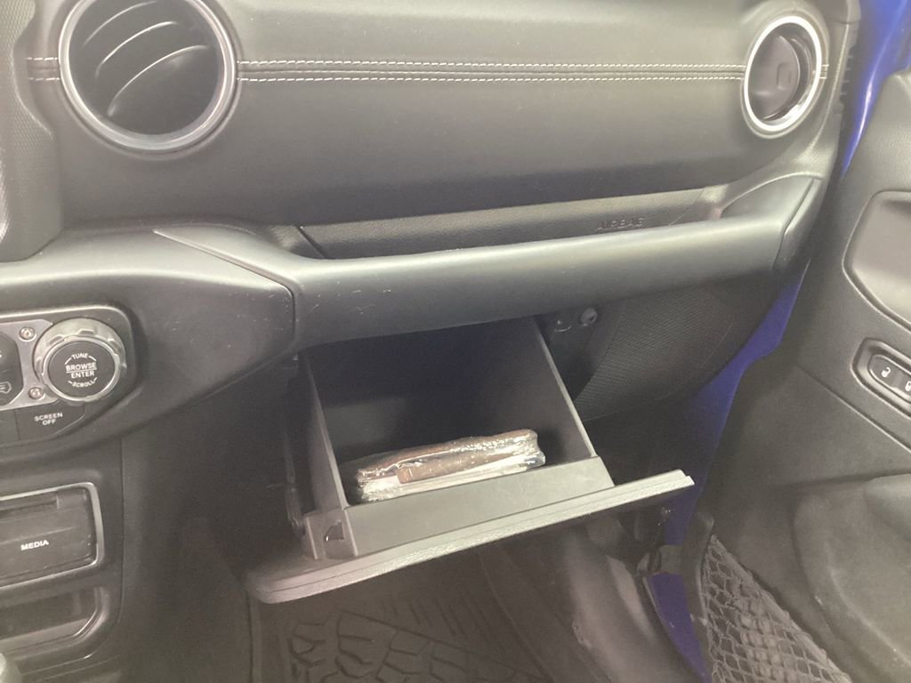 Used 2018 Jeep Wrangler Unlimited Sahara image 41