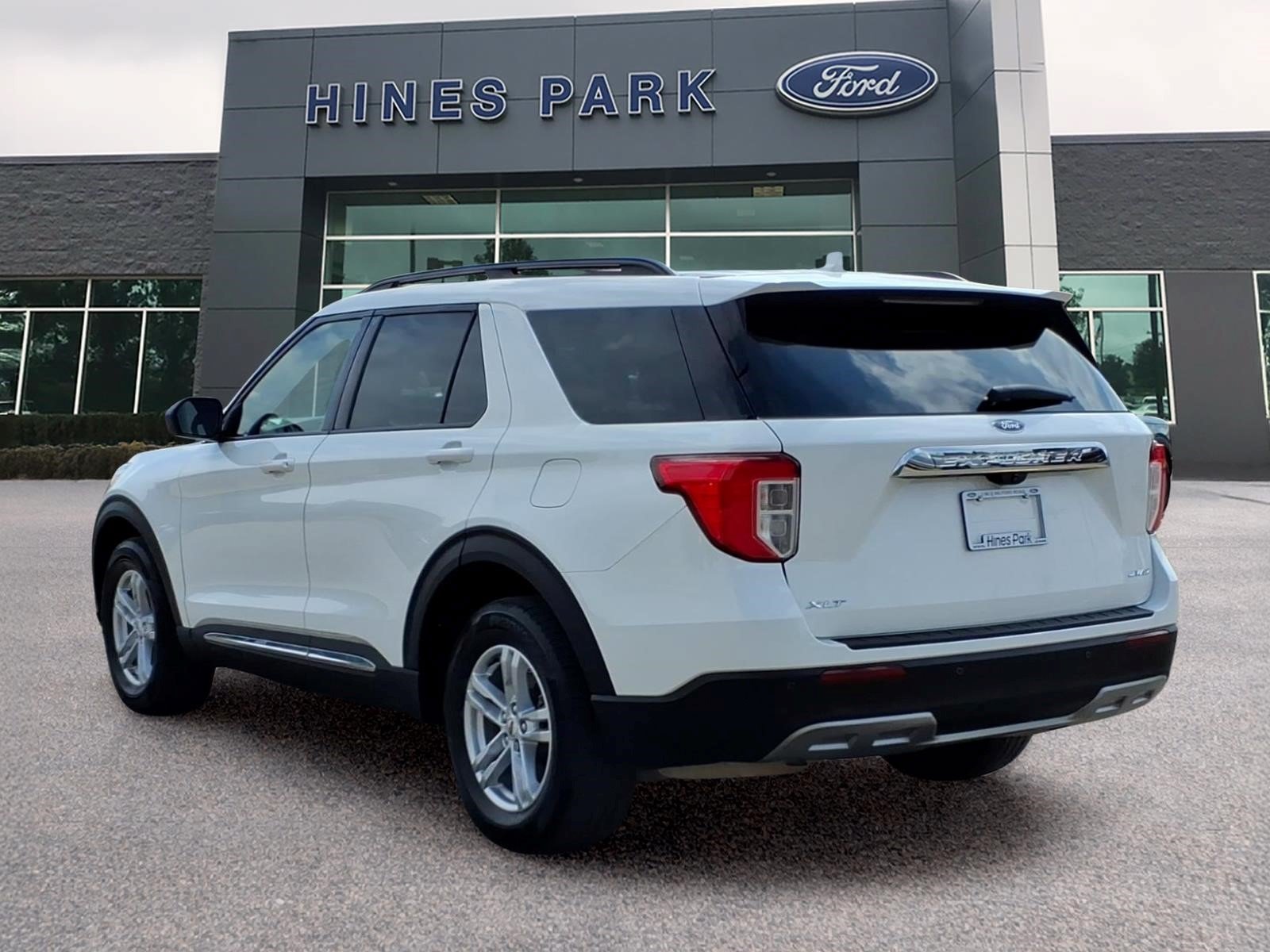 Certified 2023 Ford Explorer XLT w/ Equipment Group 202A AWD/4WD image 5