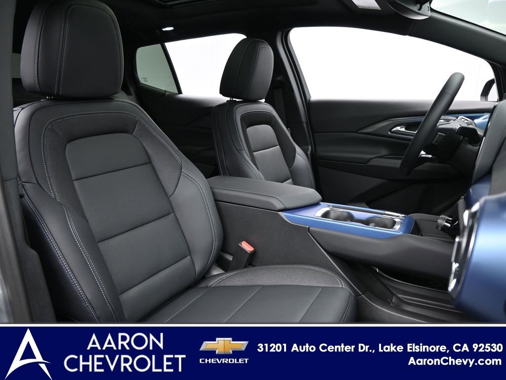 New 2026 Chevrolet Equinox EV LT w/ LPO, Blackout Package AWD/4WD image 10