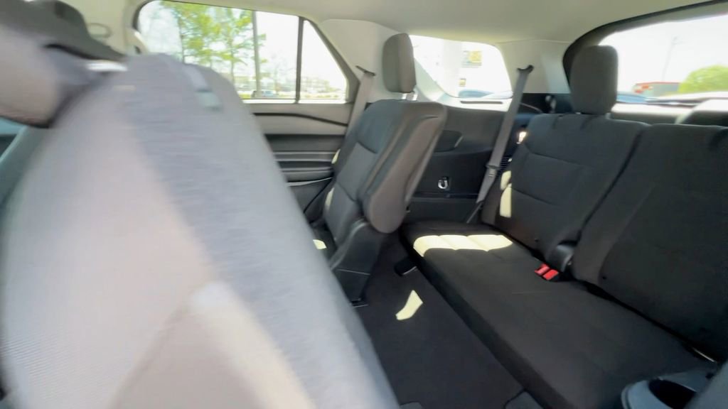 Used 2024 Ford Explorer XLT image 37