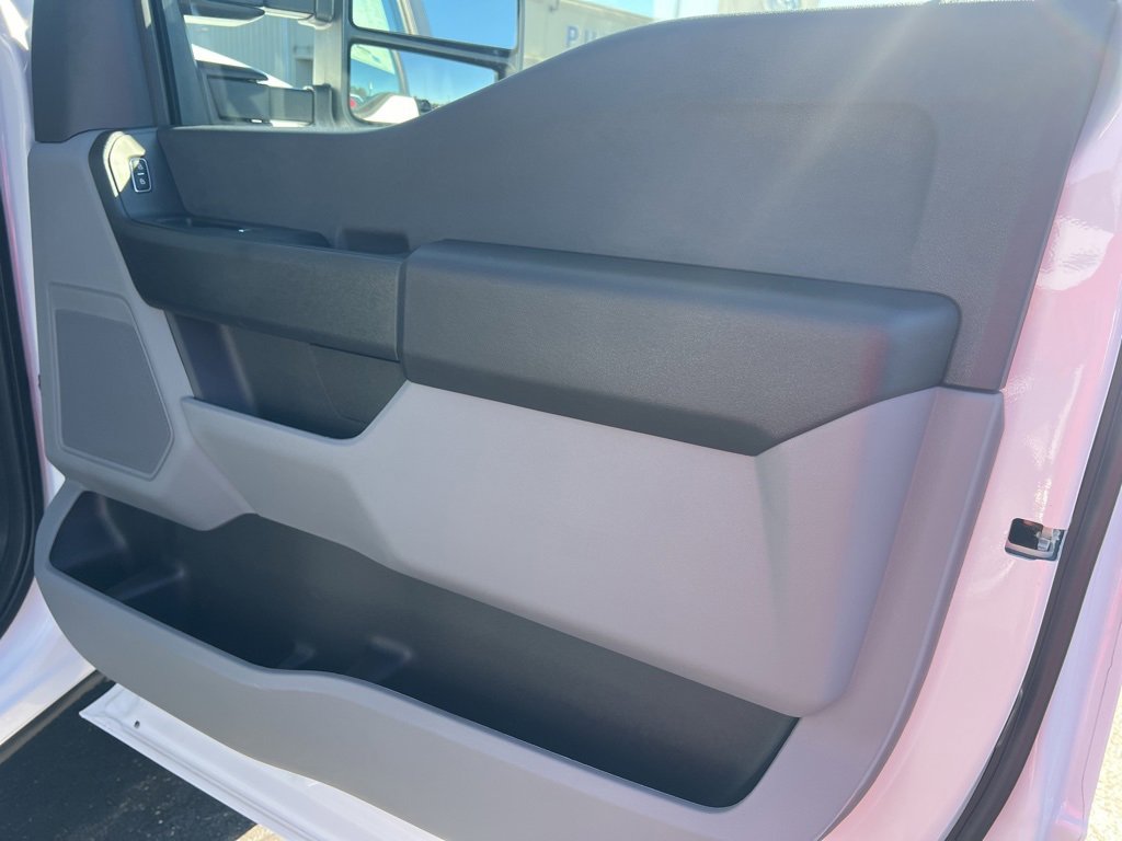 New 2026 Ford F250 4x4 Regular Cab Super Duty image 14