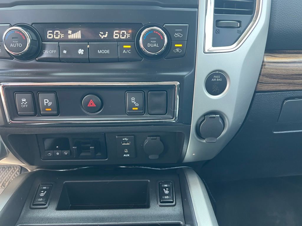 Used 2018 Nissan Titan SL w/ Chrome Package image 33