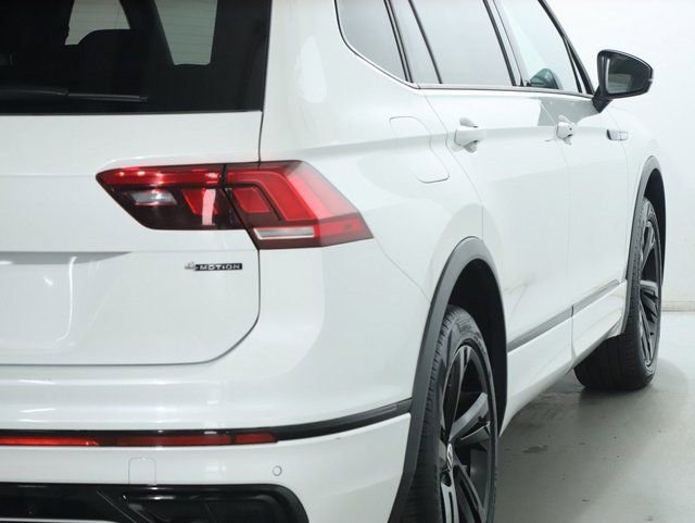 Used 2024 Volkswagen Tiguan SE R-Line AWD/4WD image 48