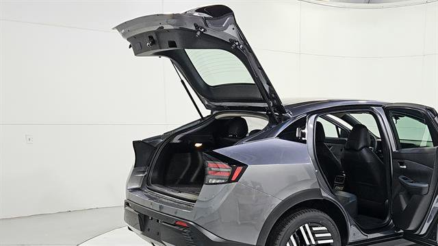 New 2026 Nissan Leaf SV+ w/ Floor Mat Package (SV+) FWD image 32