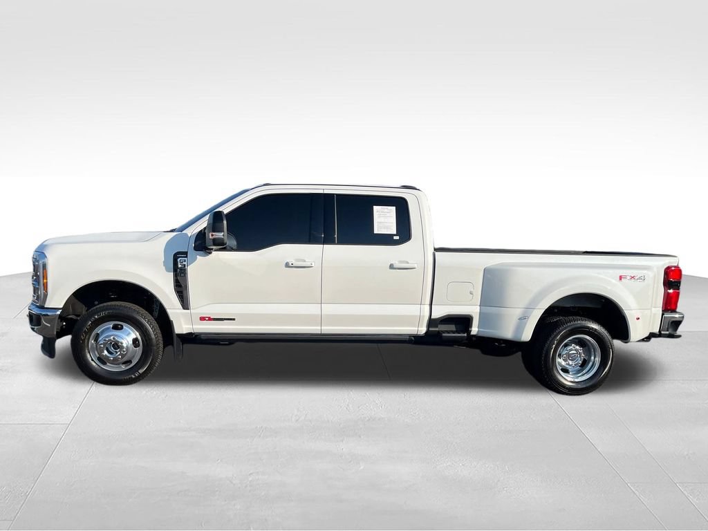 Used 2026 Ford F350 Lariat w/ Lariat Ultimate Package AWD/4WD image 2