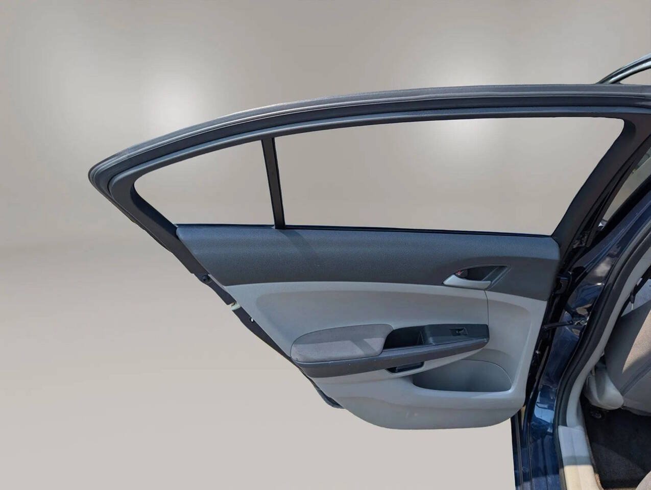 Used 2010 Honda Accord LX image 36