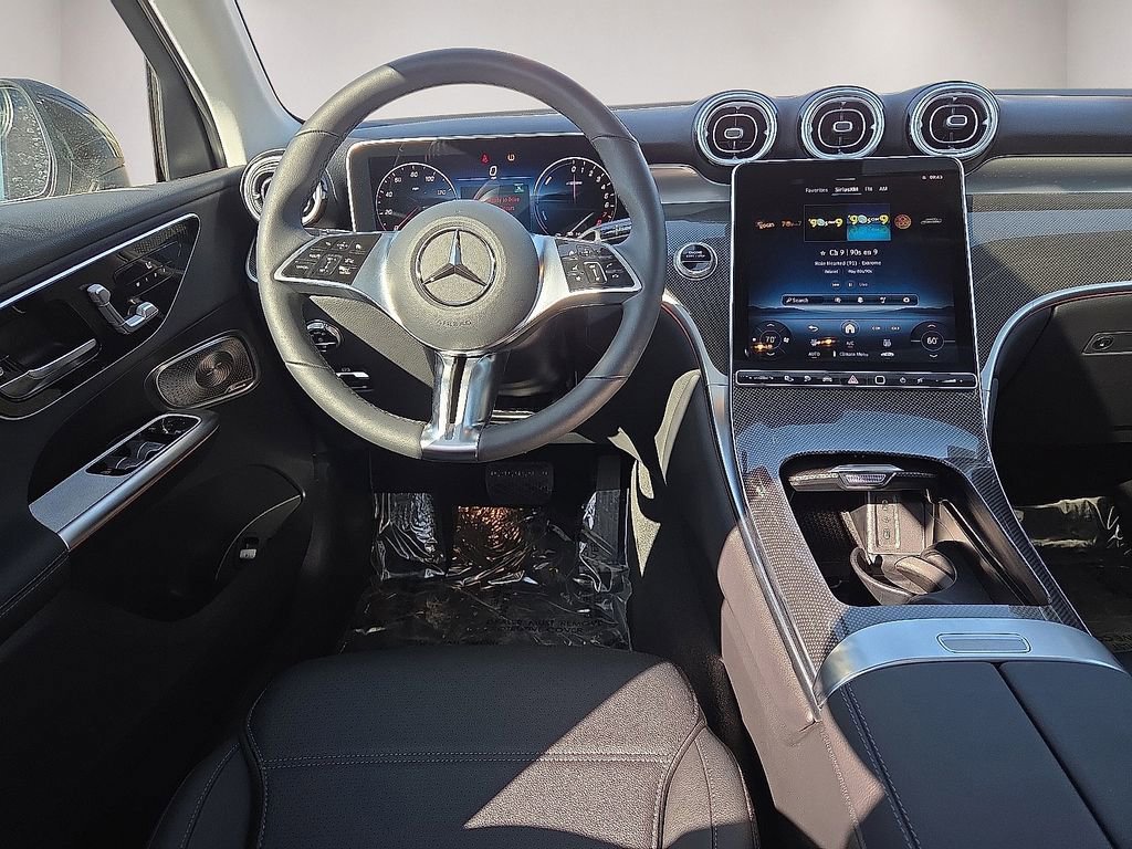 Used 2025 Mercedes-Benz GLC 350e 4MATIC image 18