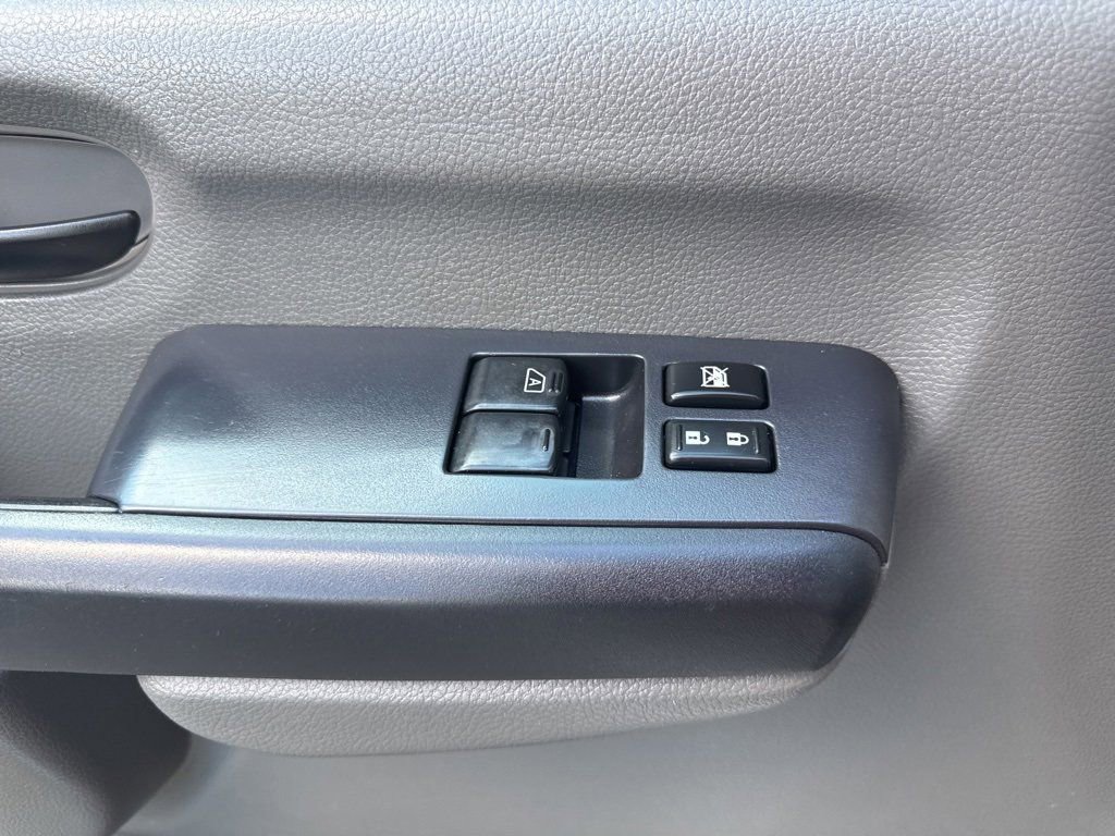 Used 2018 Nissan NV 3500 SV image 18