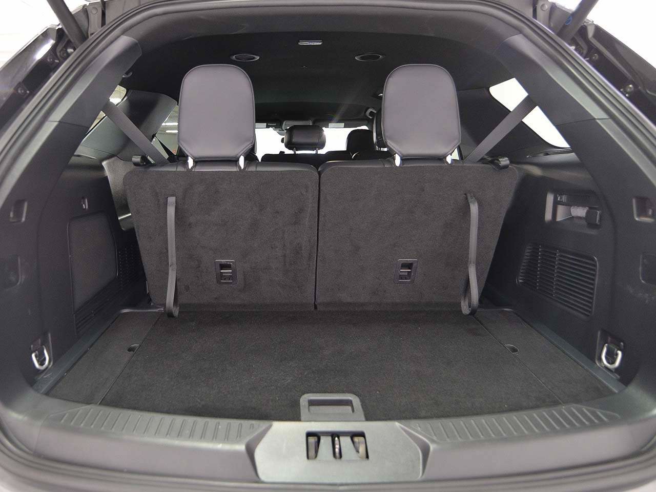 Used 2025 Ford Explorer ST-Line RWD image 12