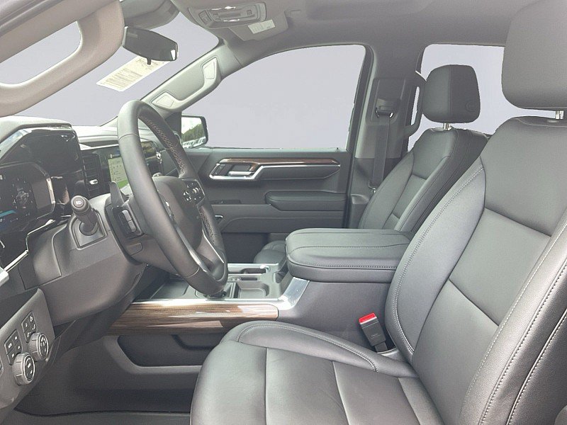 Used 2026 Chevrolet Silverado 1500 LT Trail Boss w/ LT Trail Boss Premium Package AWD/4WD image 12