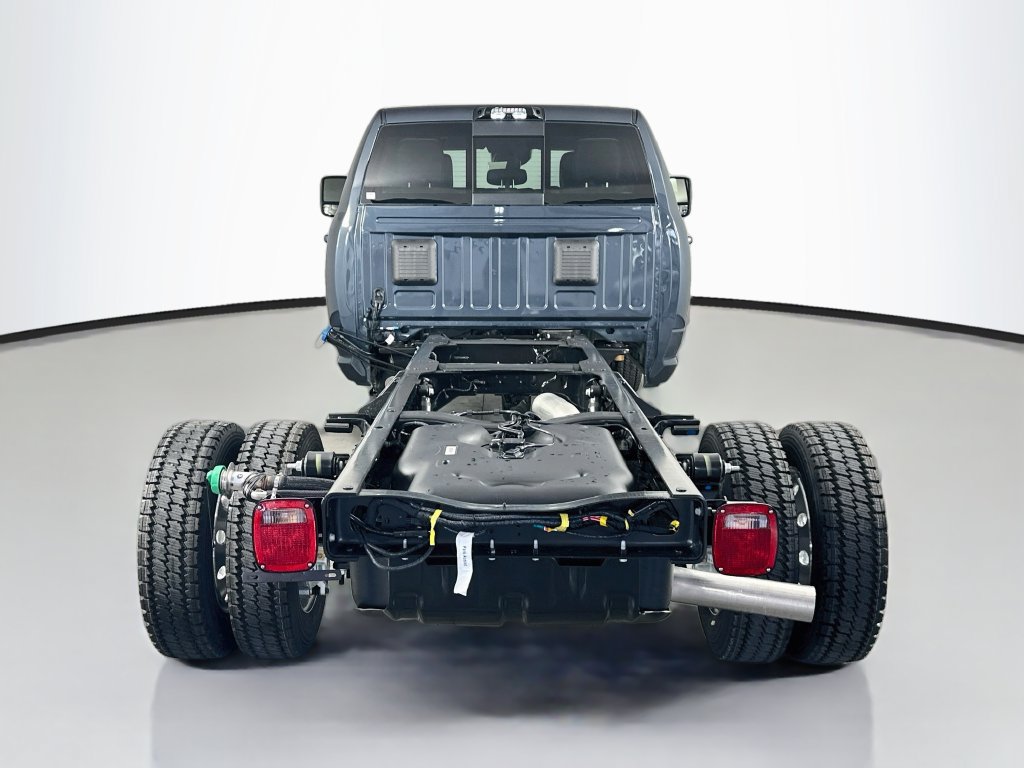 New 2026 RAM 4500 4x4 Crew Cab DRW w/ Laramie Trim Package image 6