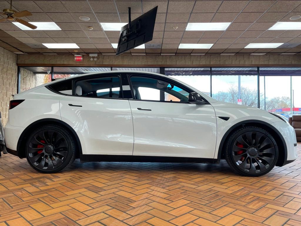 Used 2022 Tesla Model Y Performance image 8