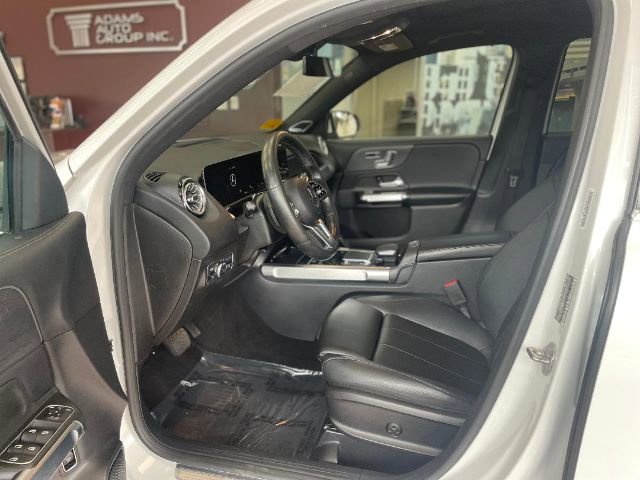 Used 2021 Mercedes-Benz GLB 250 w/ Premium Package image 17