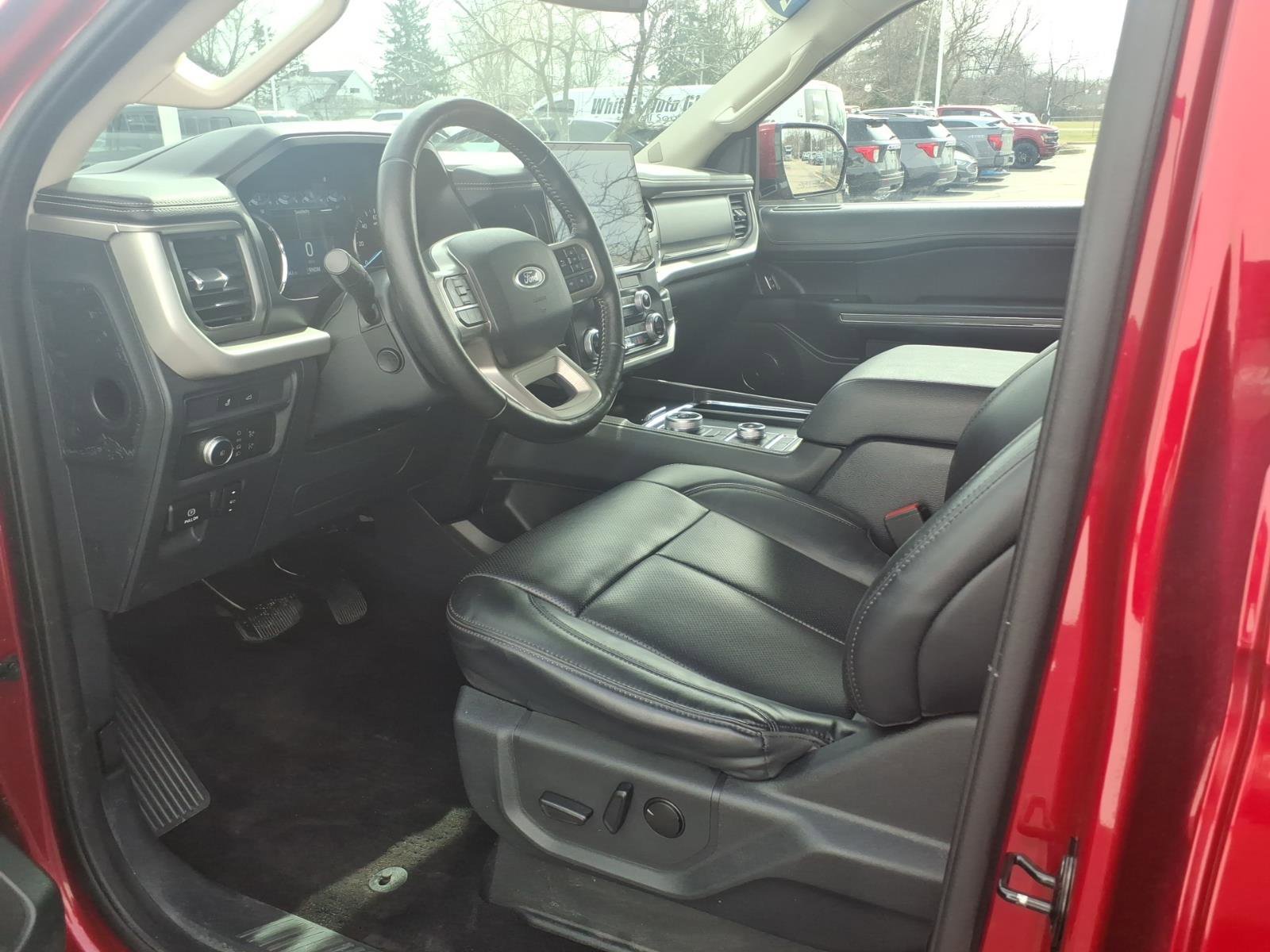 Used 2022 Ford Expedition XLT AWD/4WD image 13