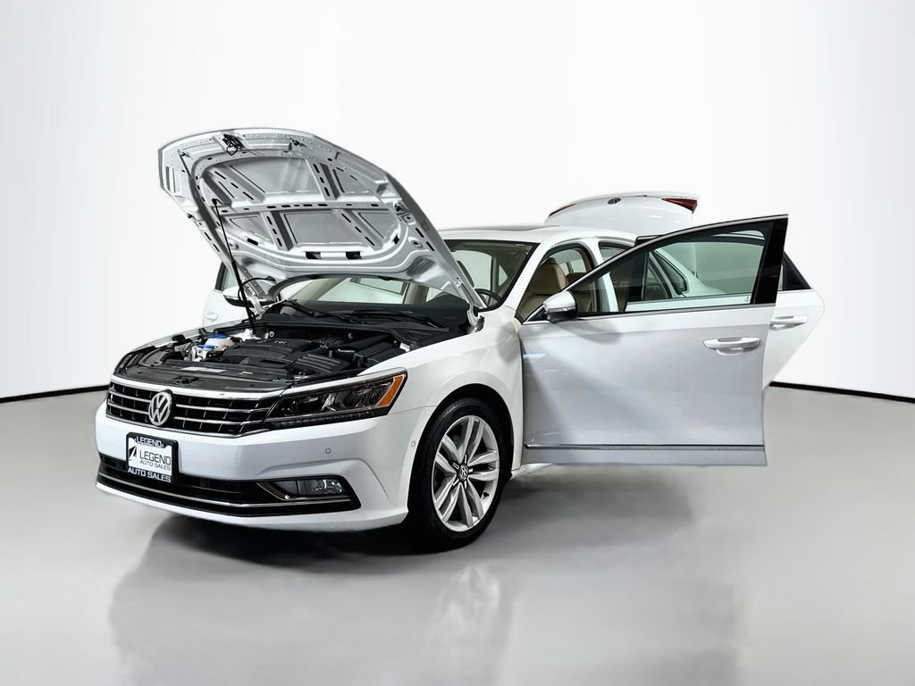 Used 2017 Volkswagen Passat 1.8T SEL Premium FWD image 19