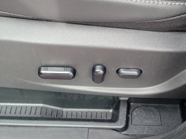 Used 2019 Ford Escape SE FWD image 17