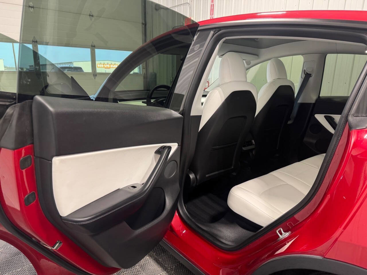 Used 2021 Tesla Model Y Long Range image 10