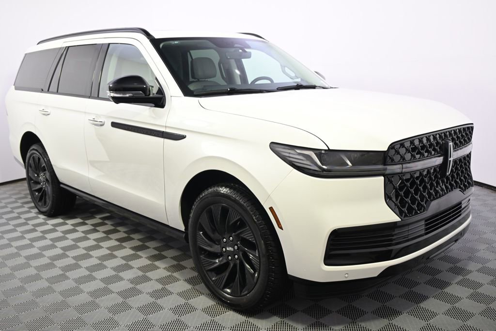 New 2026 Lincoln Navigator Reserve w/ Jet Appearance Package AWD/4WD image 8