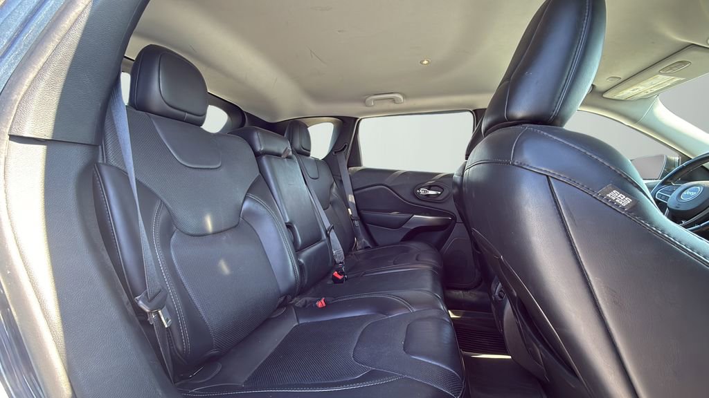 Used 2020 Jeep Cherokee Limited image 10