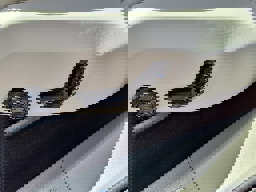 New 2026 Volvo XC60 T8 Ultra image 18