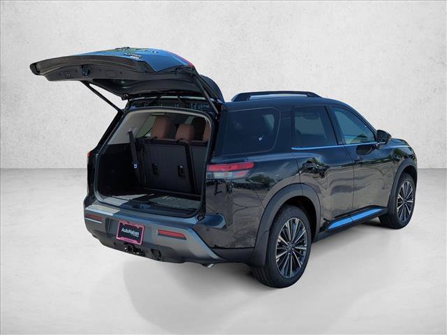 New 2026 Nissan Pathfinder Platinum w/ Cargo Package AWD/4WD image 10