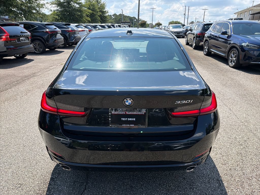 Used 2023 BMW 330i Sedan w/ Convenience Package RWD image 6