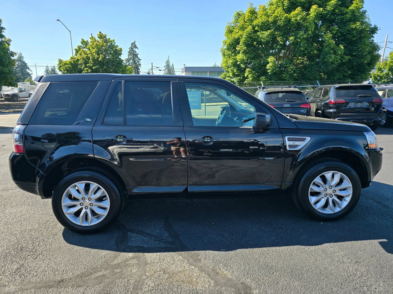 Used 2014 Land Rover LR2 HSE AWD/4WD image 6