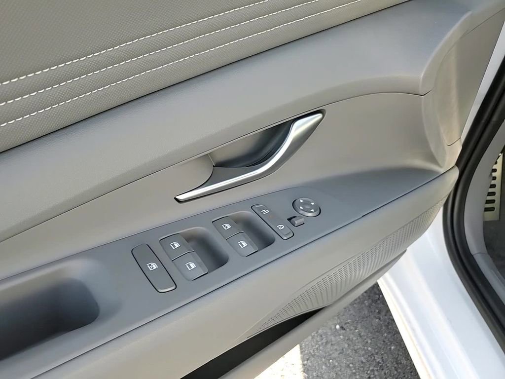 New 2025 Hyundai Elantra Sport image 13