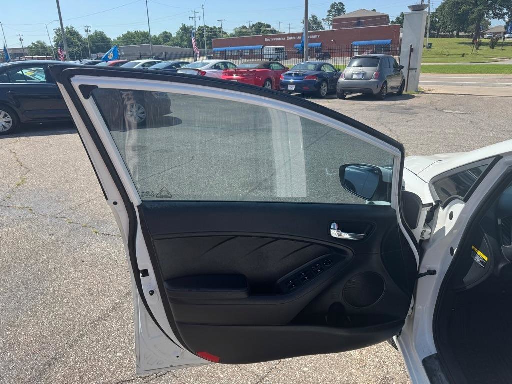 Used 2018 Kia Forte S w/ S Technology Plus Package FWD image 18