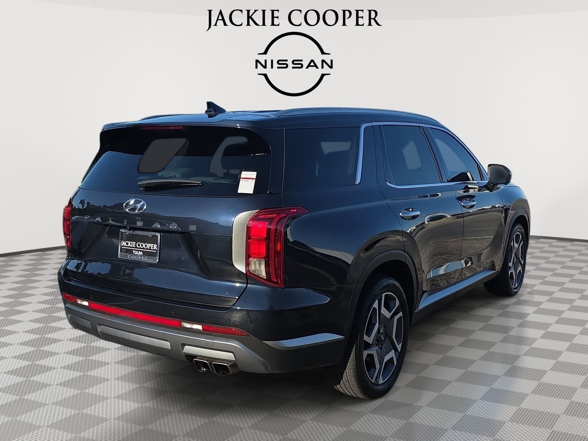 Used 2024 Hyundai Palisade SEL w/ Premium Package FWD image 5