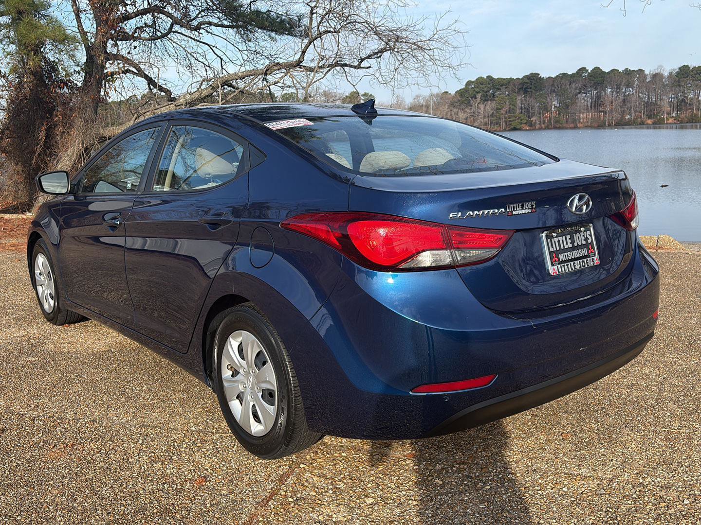 Used 2016 Hyundai Elantra SE image 8