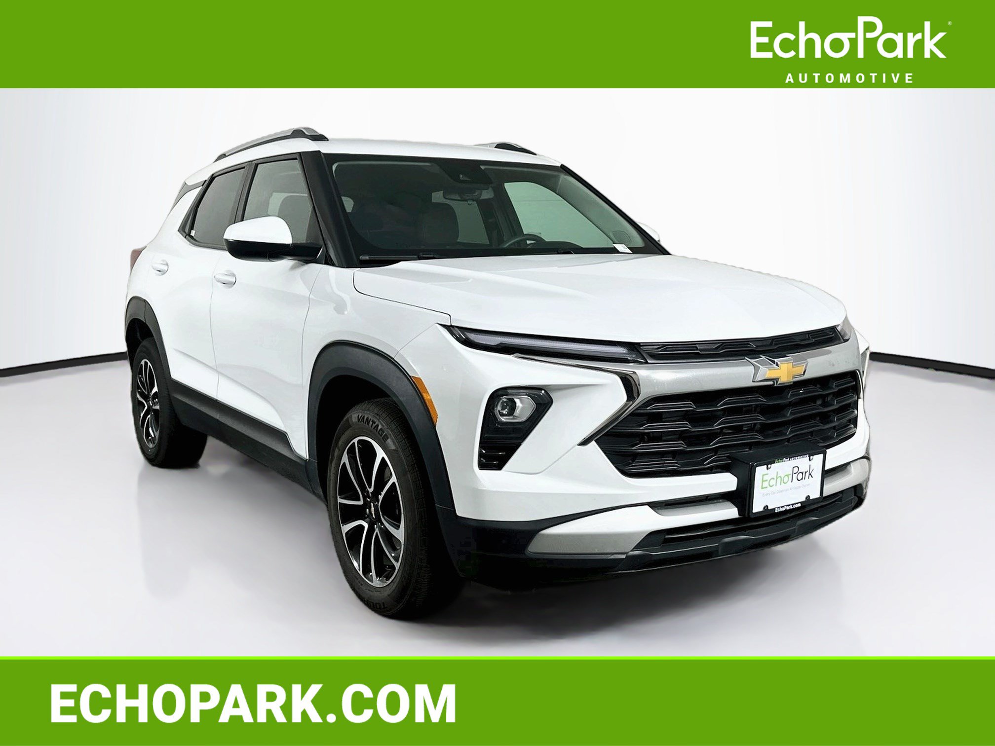 Used 2025 Chevrolet TrailBlazer LT FWD image 1
