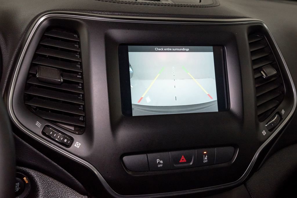 Used 2021 Jeep Cherokee Latitude Plus image 16