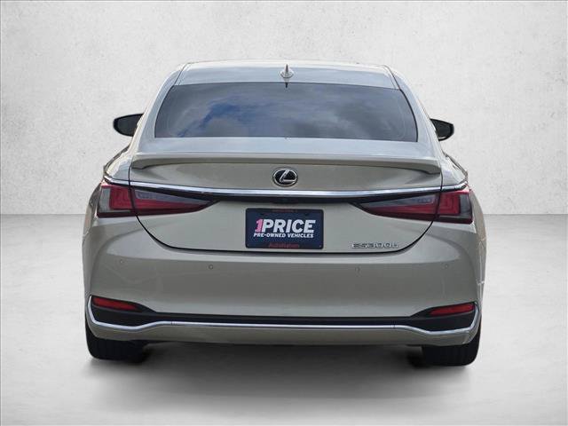 Used 2023 Lexus ES 300h w/ Premium Package FWD image 7