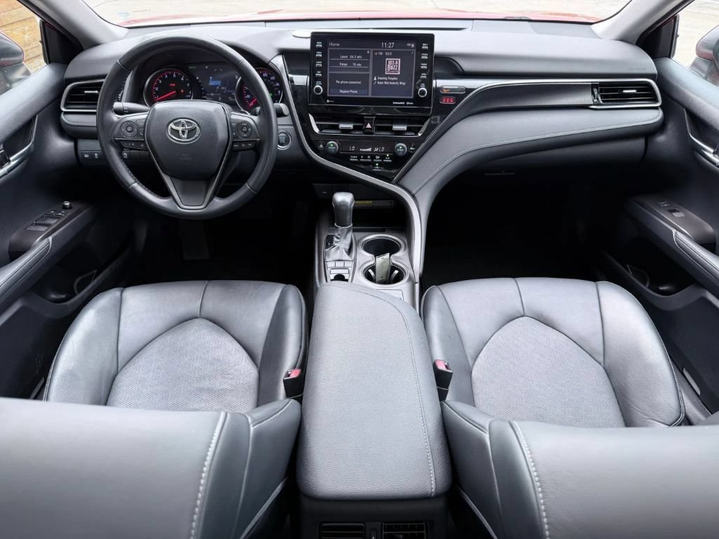 Used 2021 Toyota Camry XSE FWD image 7