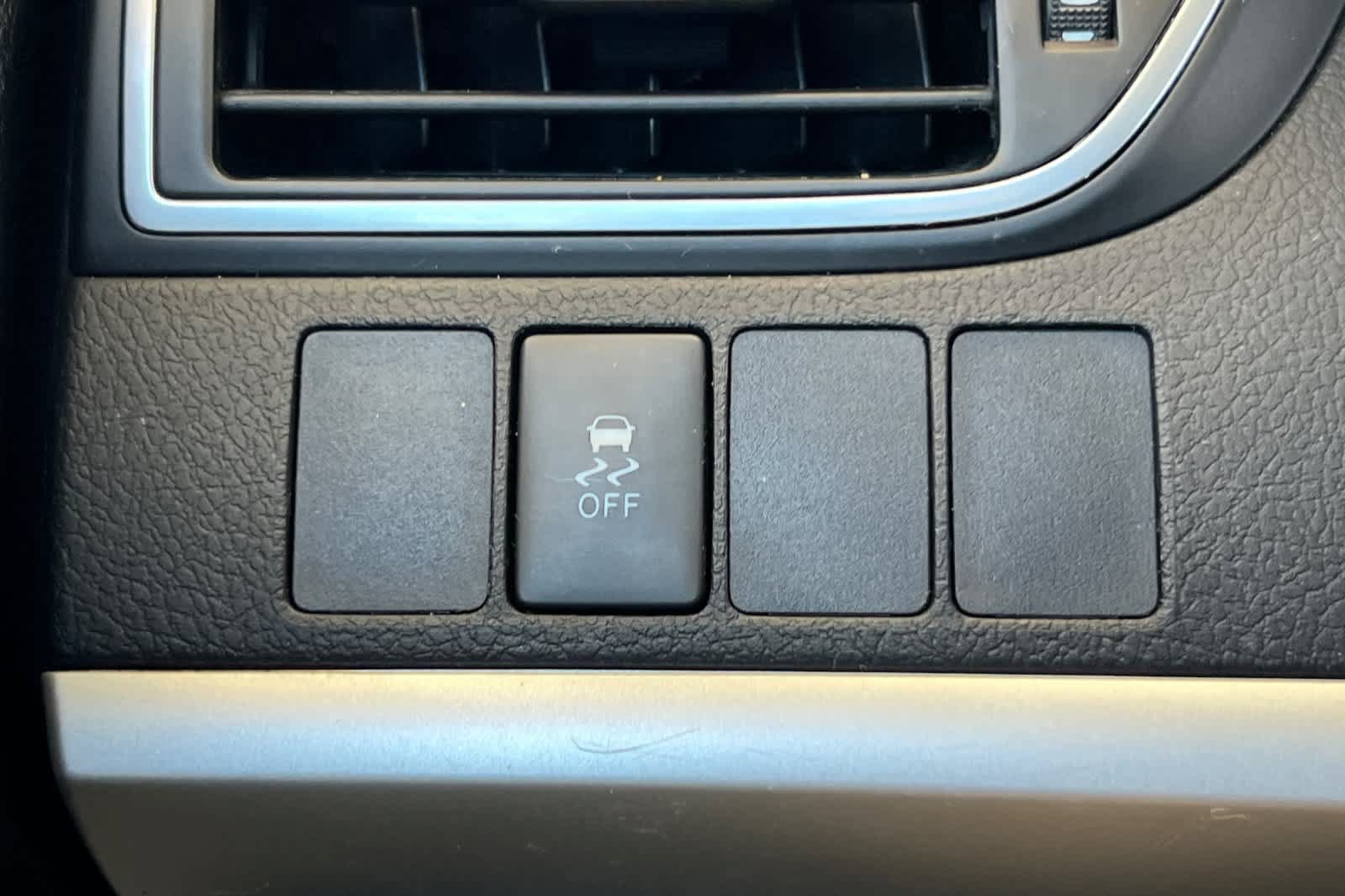 Used 2017 Toyota Camry SE FWD image 27