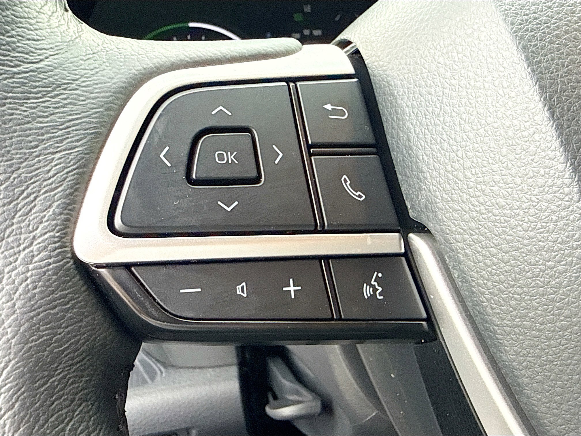 Used 2025 Toyota Sienna XLE FWD image 37