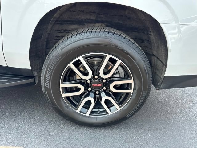 Used 2024 GMC Yukon XL AT4 w/ Technology Package AWD/4WD image 26