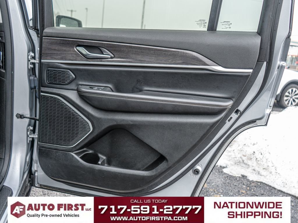 Used 2021 Jeep Grand Cherokee L Limited AWD/4WD image 14