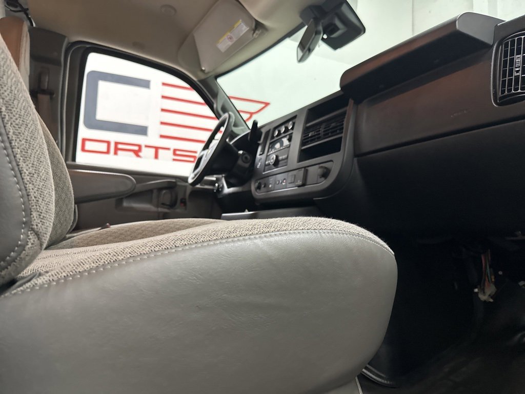 Used 2020 Chevrolet Express 2500 image 48