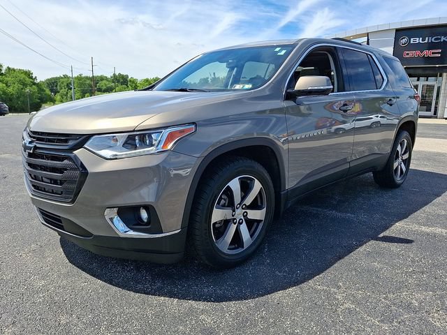 Used 2018 Chevrolet Traverse LT w/ LPO, Black Accent Package AWD/4WD image 3