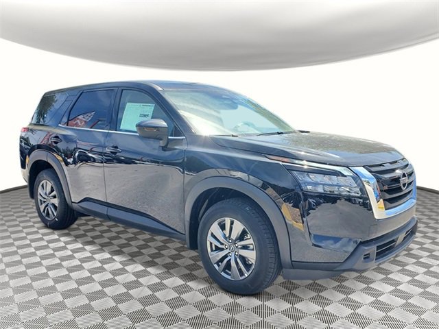 New 2025 Nissan Pathfinder S image 2