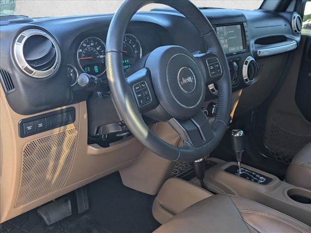 Used 2017 Jeep Wrangler Unlimited Rubicon w/ Connectivity Group AWD/4WD image 10