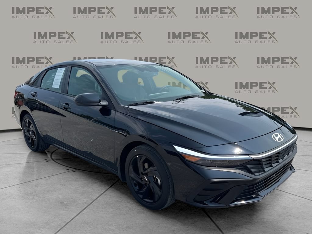 Used 2026 Hyundai Elantra Sport FWD image 4