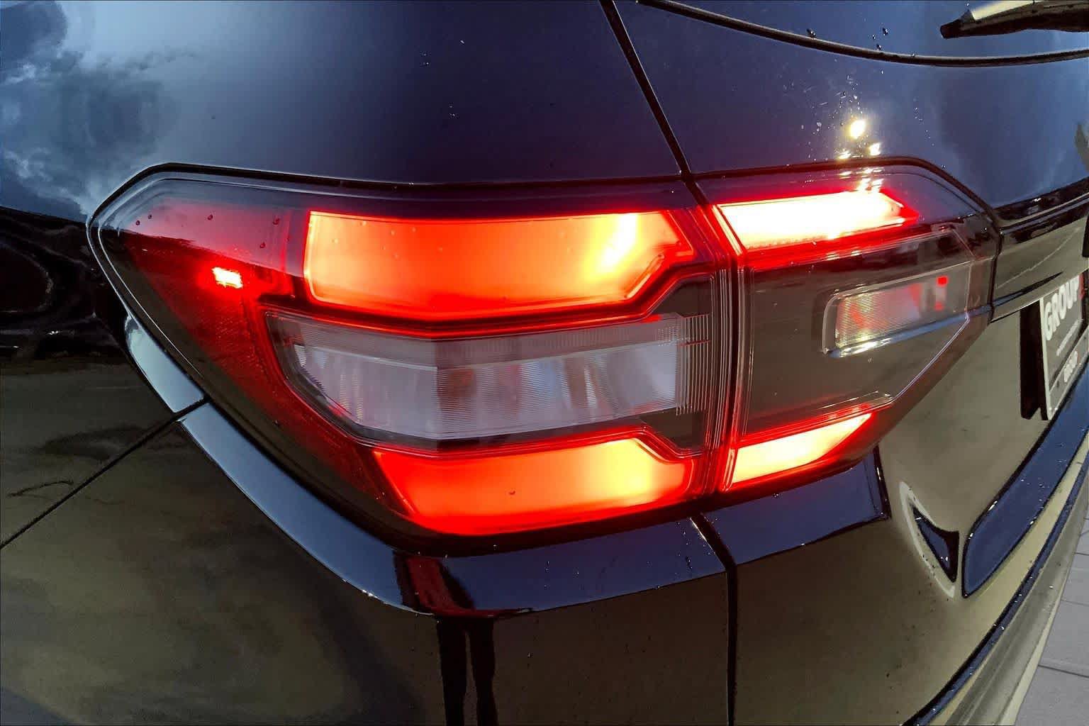 Used 2025 Honda Pilot Touring image 29