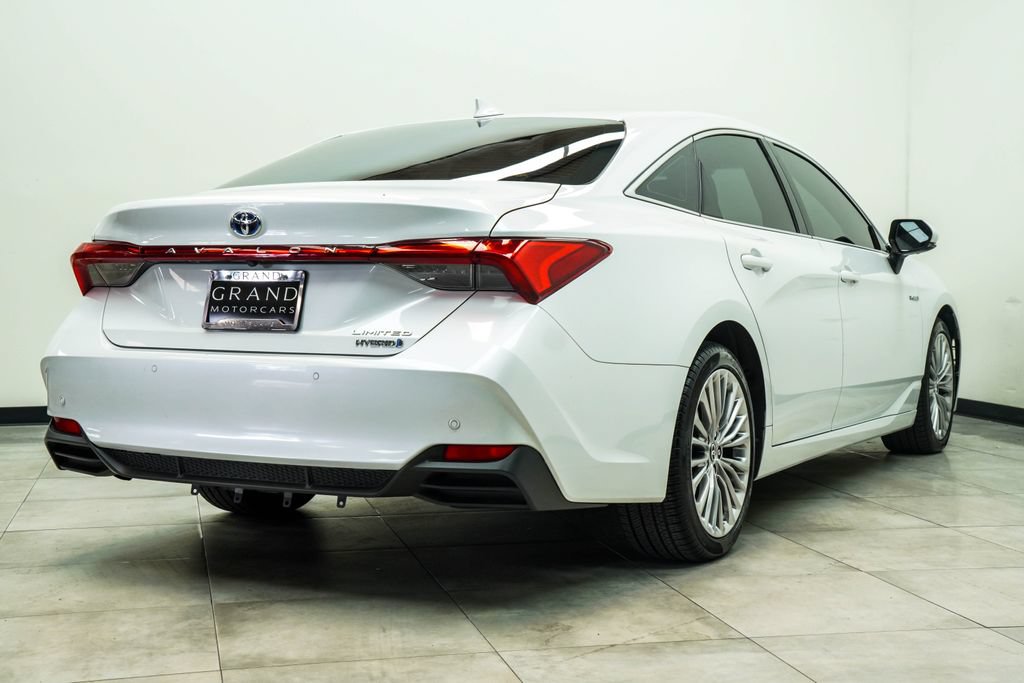 Used 2019 Toyota Avalon Limited w/ Advanced Safety Package FWD image 12
