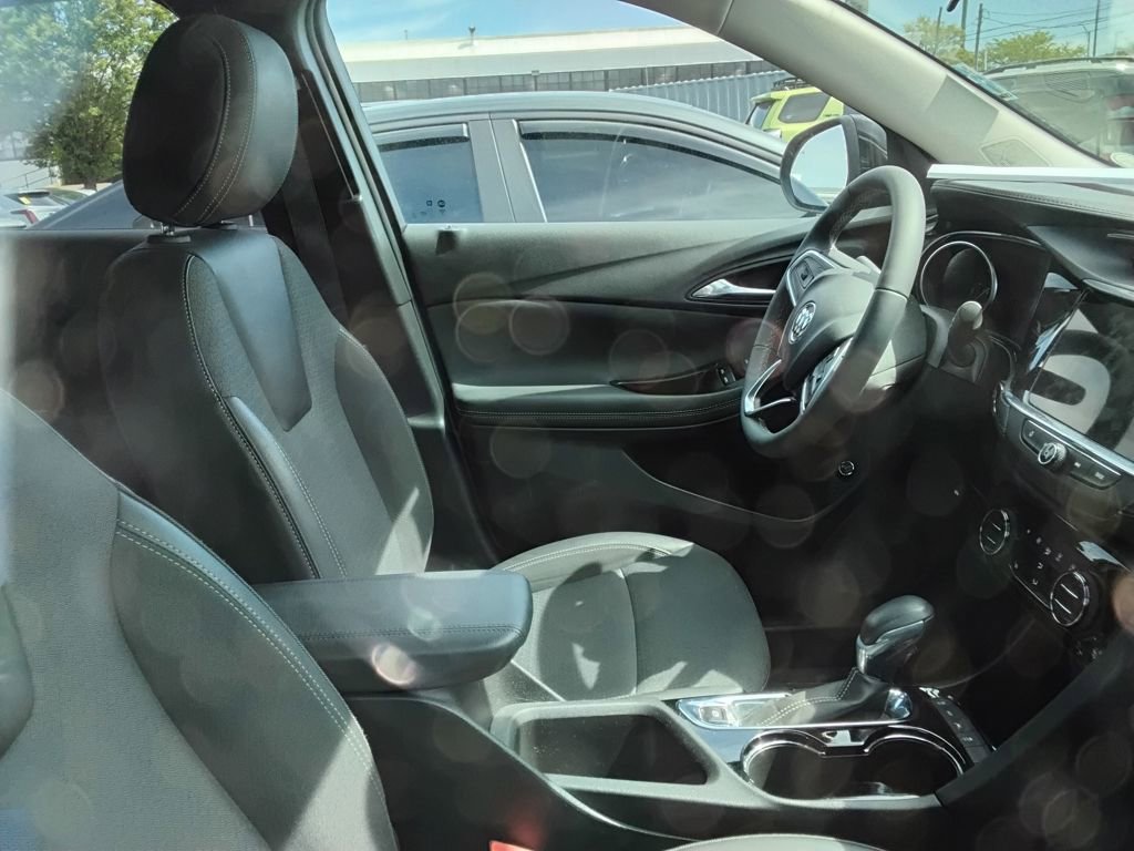 Used 2023 Buick Encore GX Select w/ Sport Touring Package AWD/4WD image 9