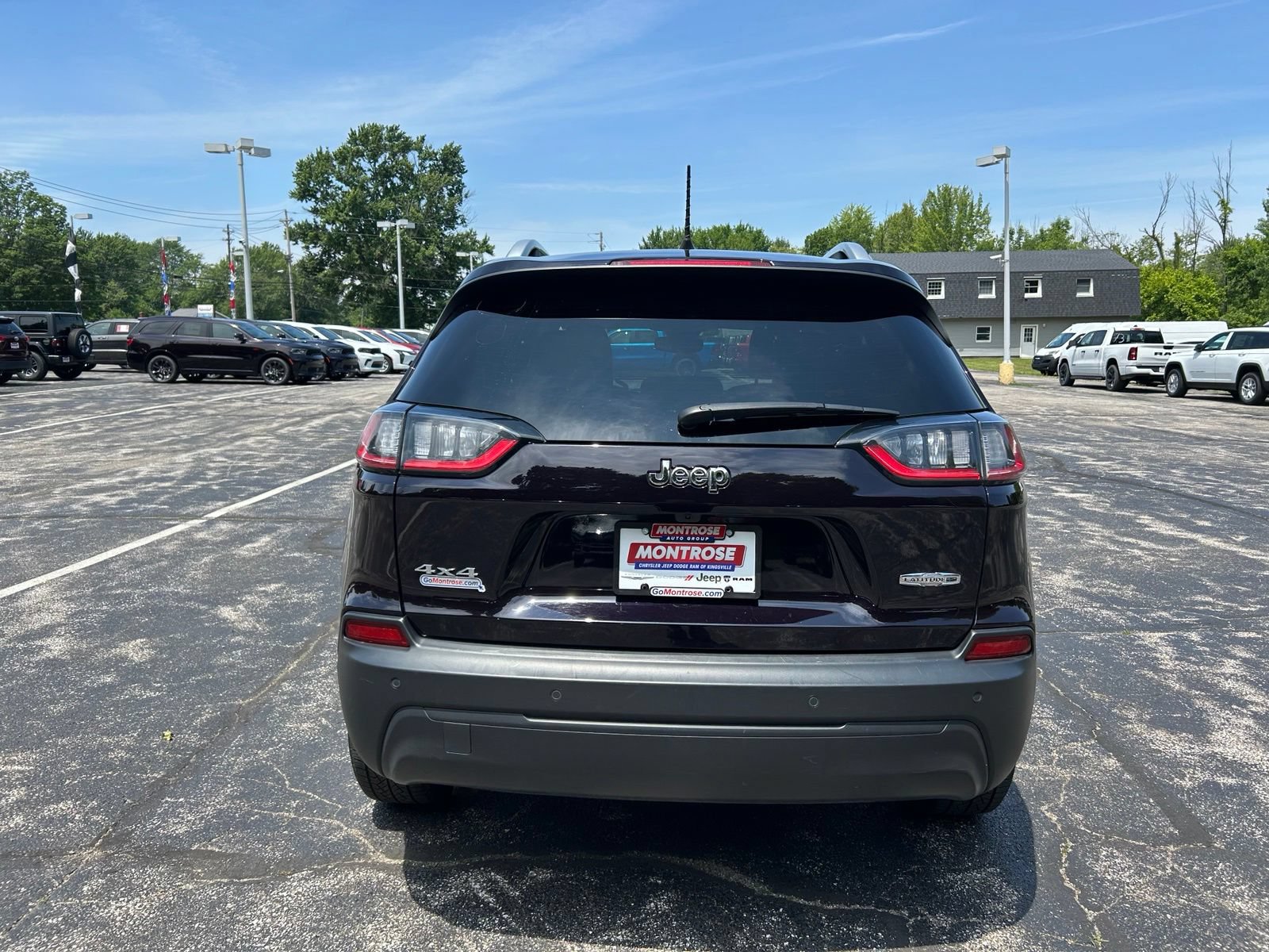 Used 2021 Jeep Cherokee Latitude Plus AWD/4WD image 5