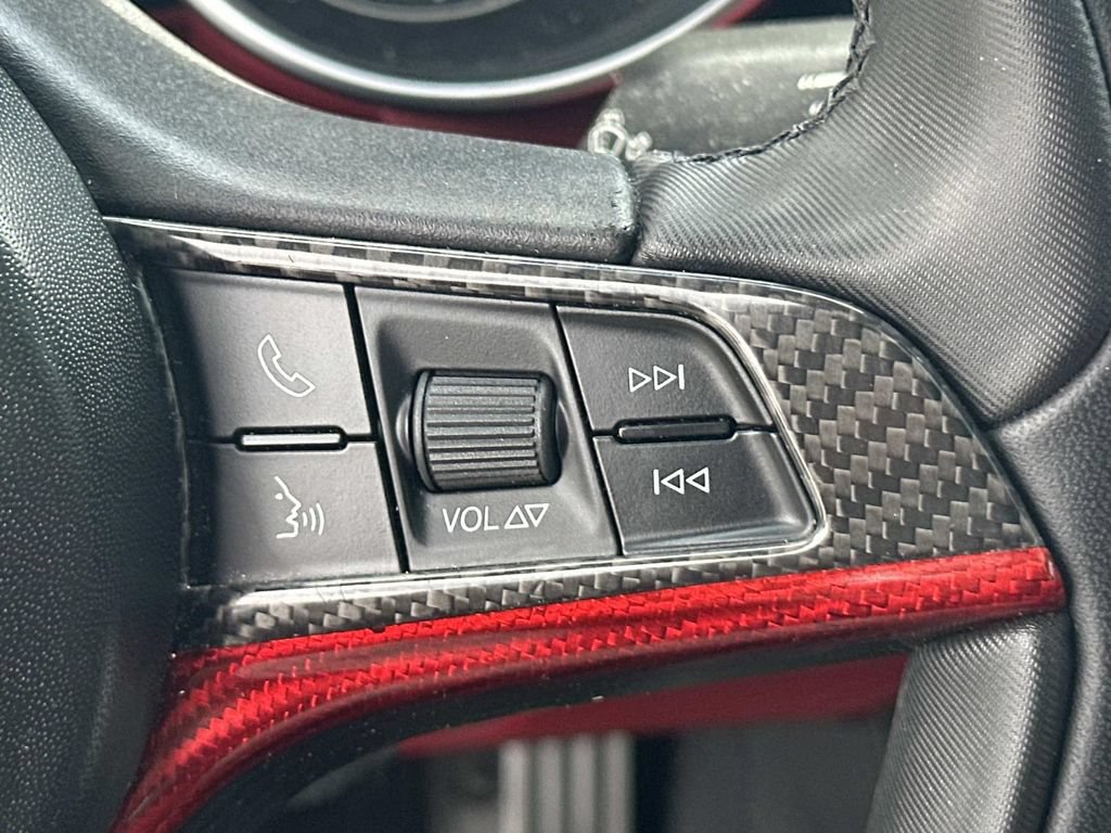 Used 2019 Alfa Romeo Giulia AWD w/ Quick Order Package 22J Sport image 26
