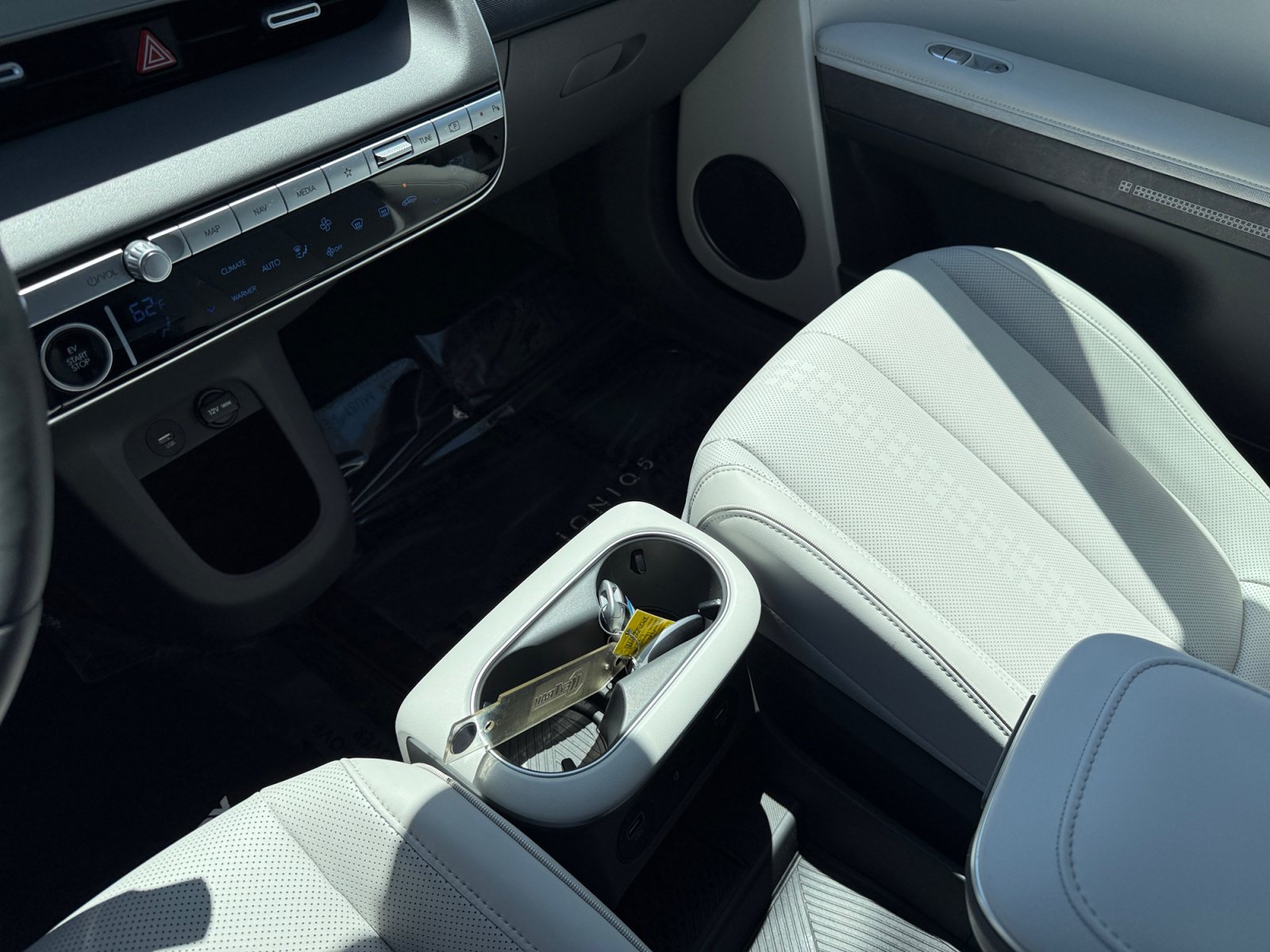 Certified 2024 Hyundai Ioniq 5 Limited AWD/4WD image 13